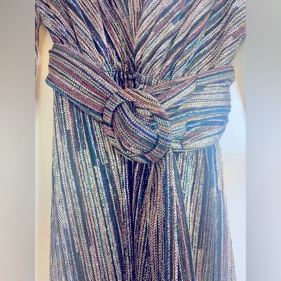 REBECCA VALLACE BELLAGIO METALLIC MIDI DRESS WITH TONAL, REMOVEABLE BELT - Picture 5 of 6